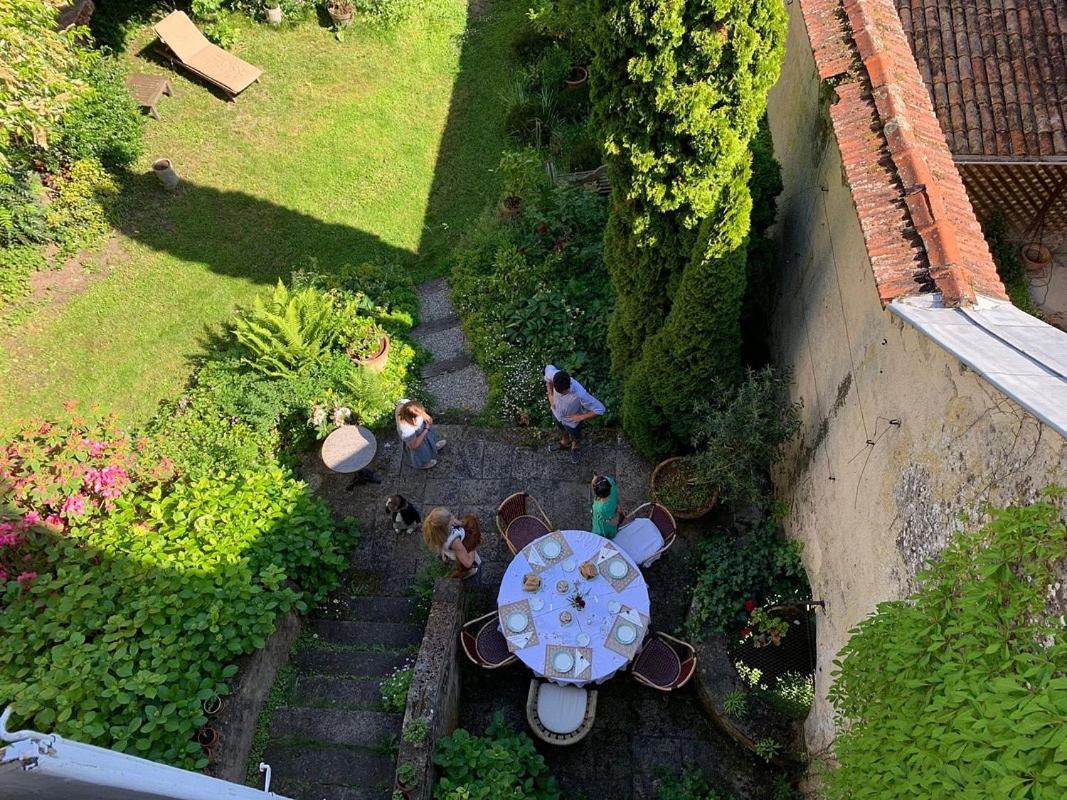 Le Clos De La Cathedrale Bazas Bagian luar foto